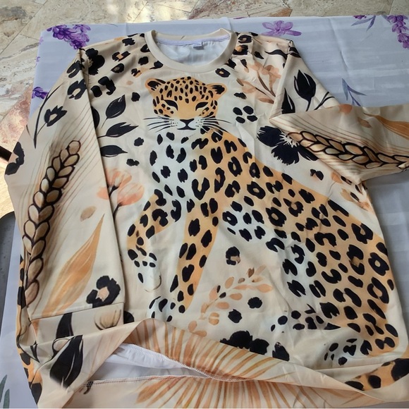 4 for $20, Womens XXL adorable Leopard Print Sweat Shirt. - Picture 6 of 7
